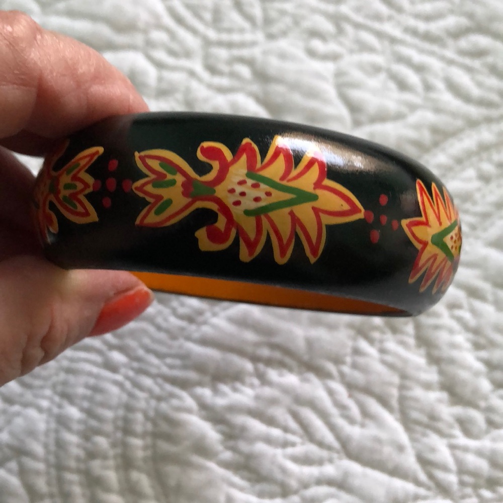 Pretty black bracelet